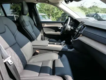 VOLVO XC90 FACELIFT Ultra Dark Recharge Plug-In Hybrid