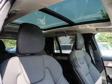 VOLVO XC90 FACELIFT Ultra Dark Recharge Plug-In Hybrid