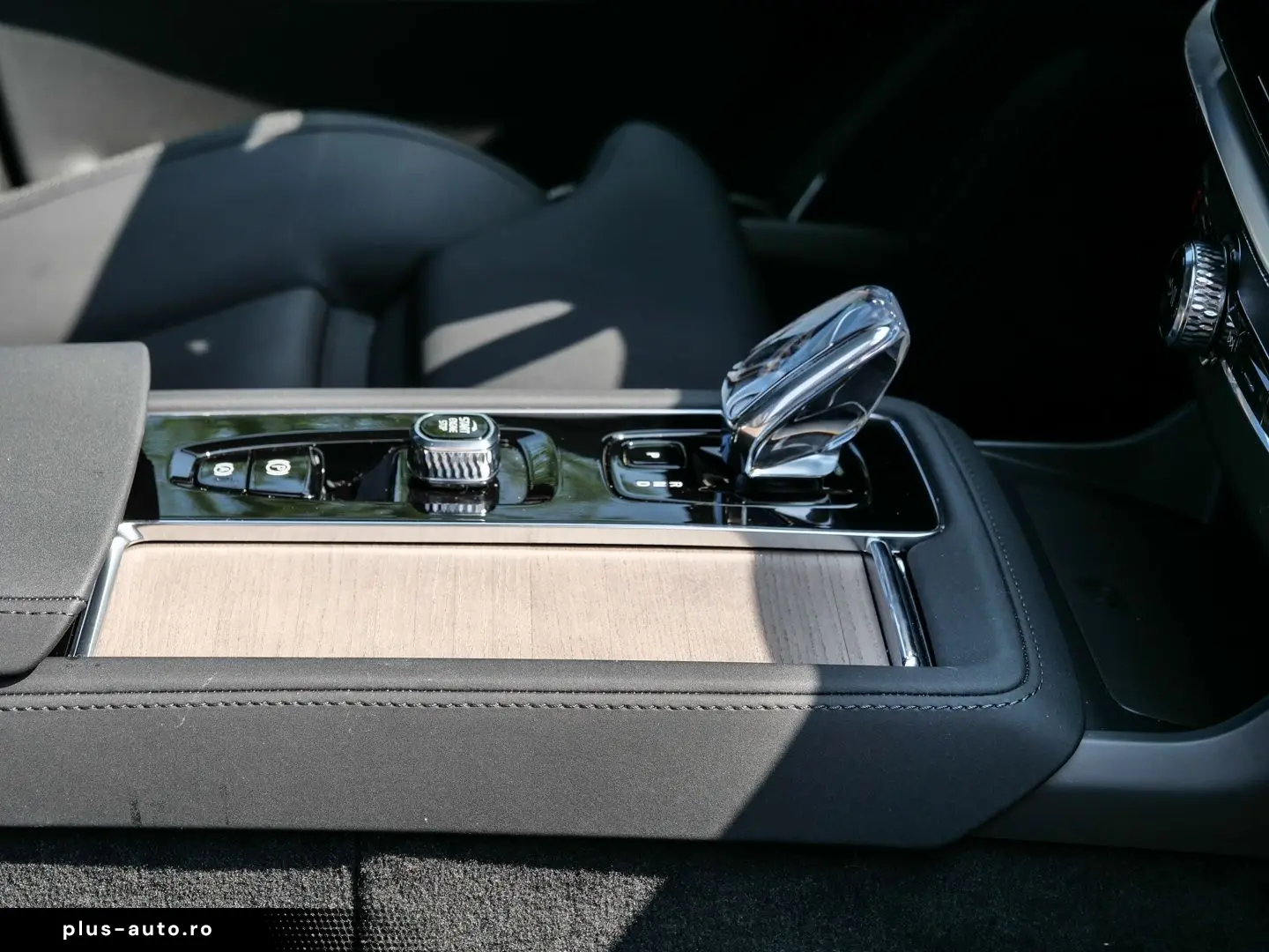 VOLVO XC90 FACELIFT Ultra Dark Recharge Plug-In Hybrid