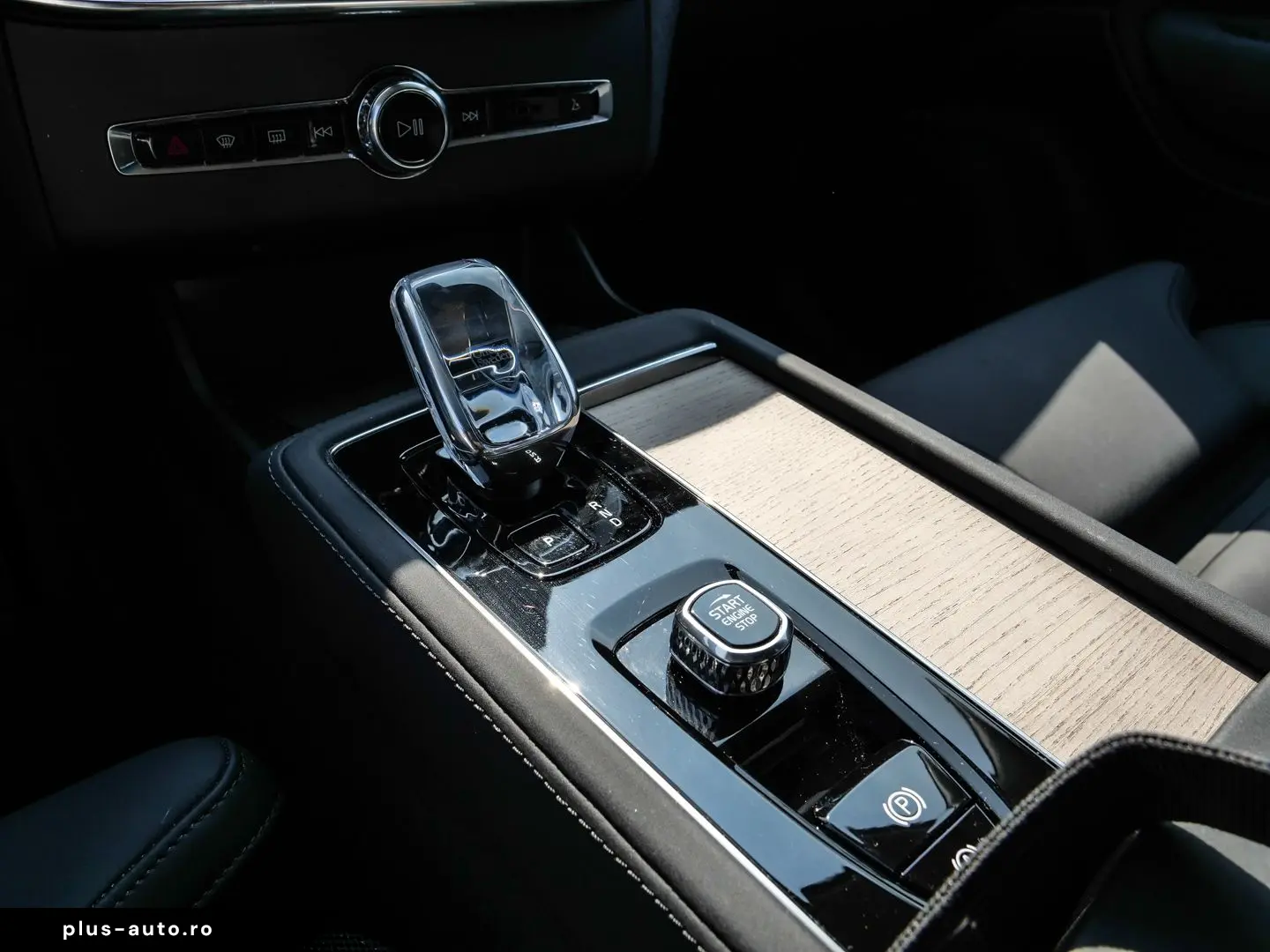 VOLVO XC90 FACELIFT Ultra Dark Recharge Plug-In Hybrid