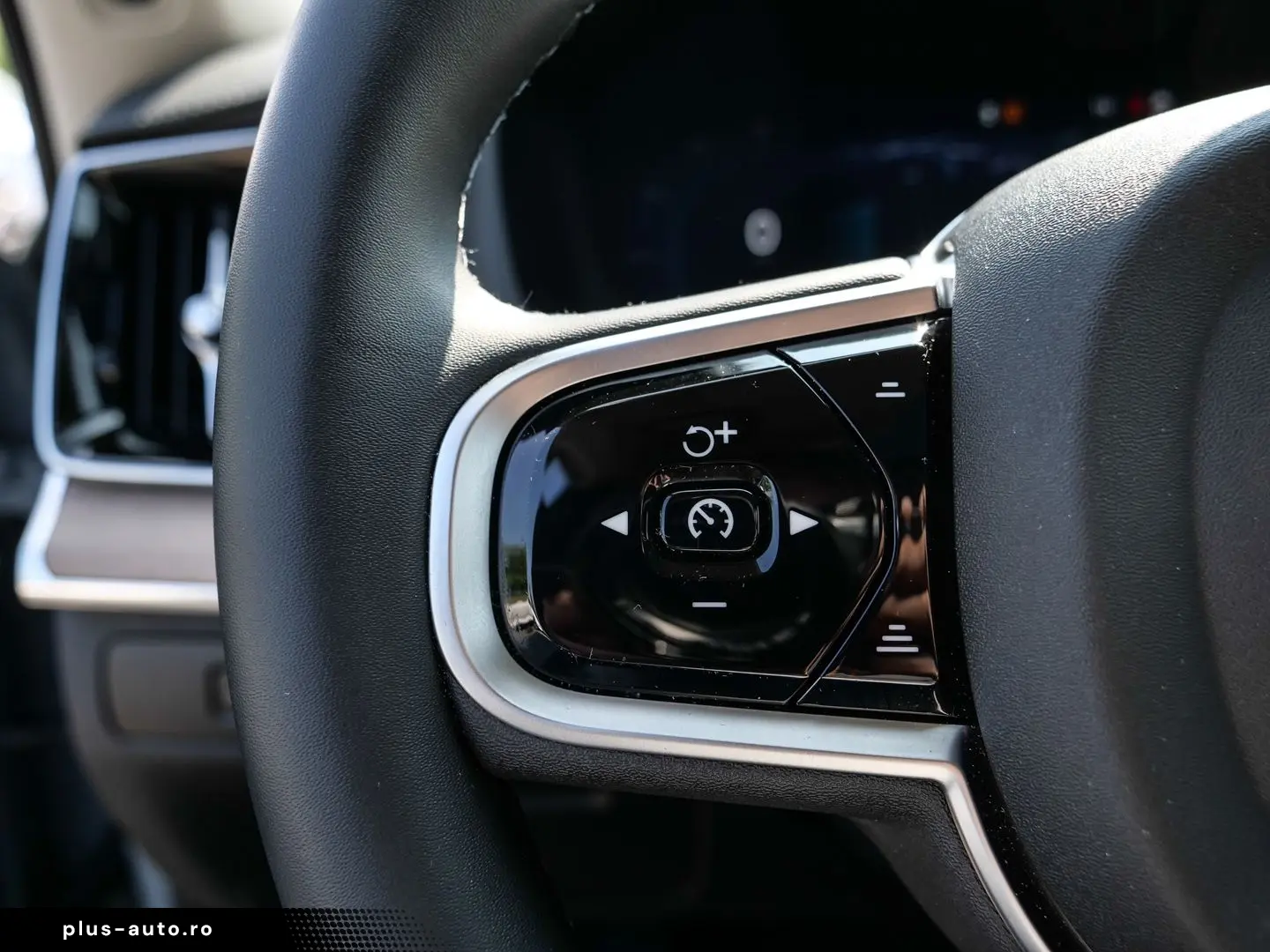 VOLVO XC90 FACELIFT Ultra Dark Recharge Plug-In Hybrid