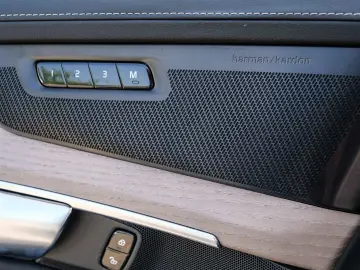VOLVO XC90 FACELIFT Ultra Dark Recharge Plug-In Hybrid