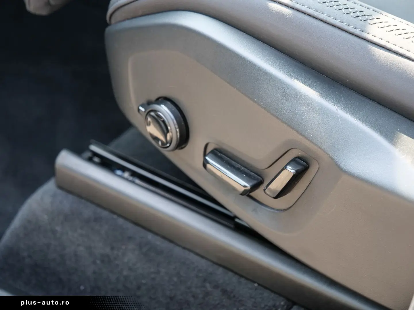 VOLVO XC90 FACELIFT Ultra Dark Recharge Plug-In Hybrid