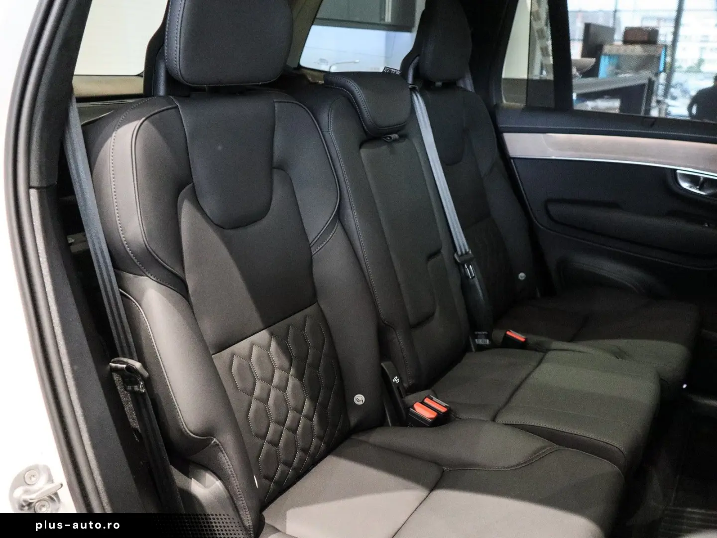 VOLVO XC90 T8 AWD Ultra Dark Reskin NP 100.380 -  AHK
