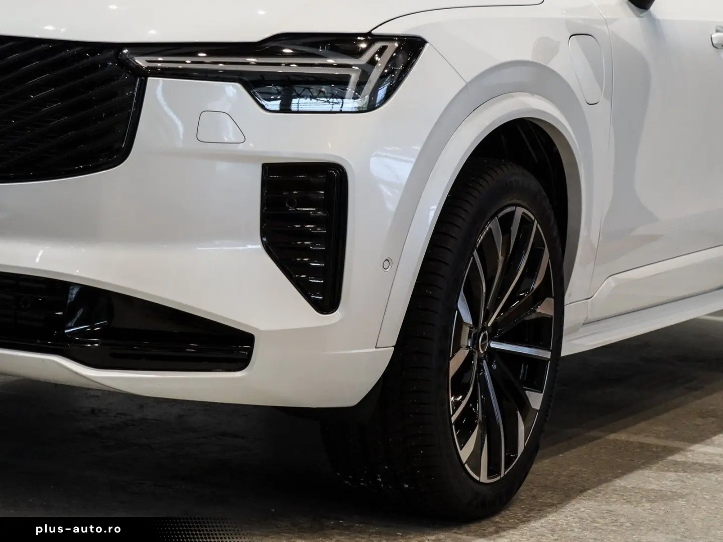 VOLVO XC90 T8 AWD Ultra Dark Reskin NP 100.380 -  AHK