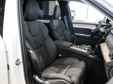 VOLVO XC90 T8 AWD Ultra Dark Reskin NP 100.380 -  AHK