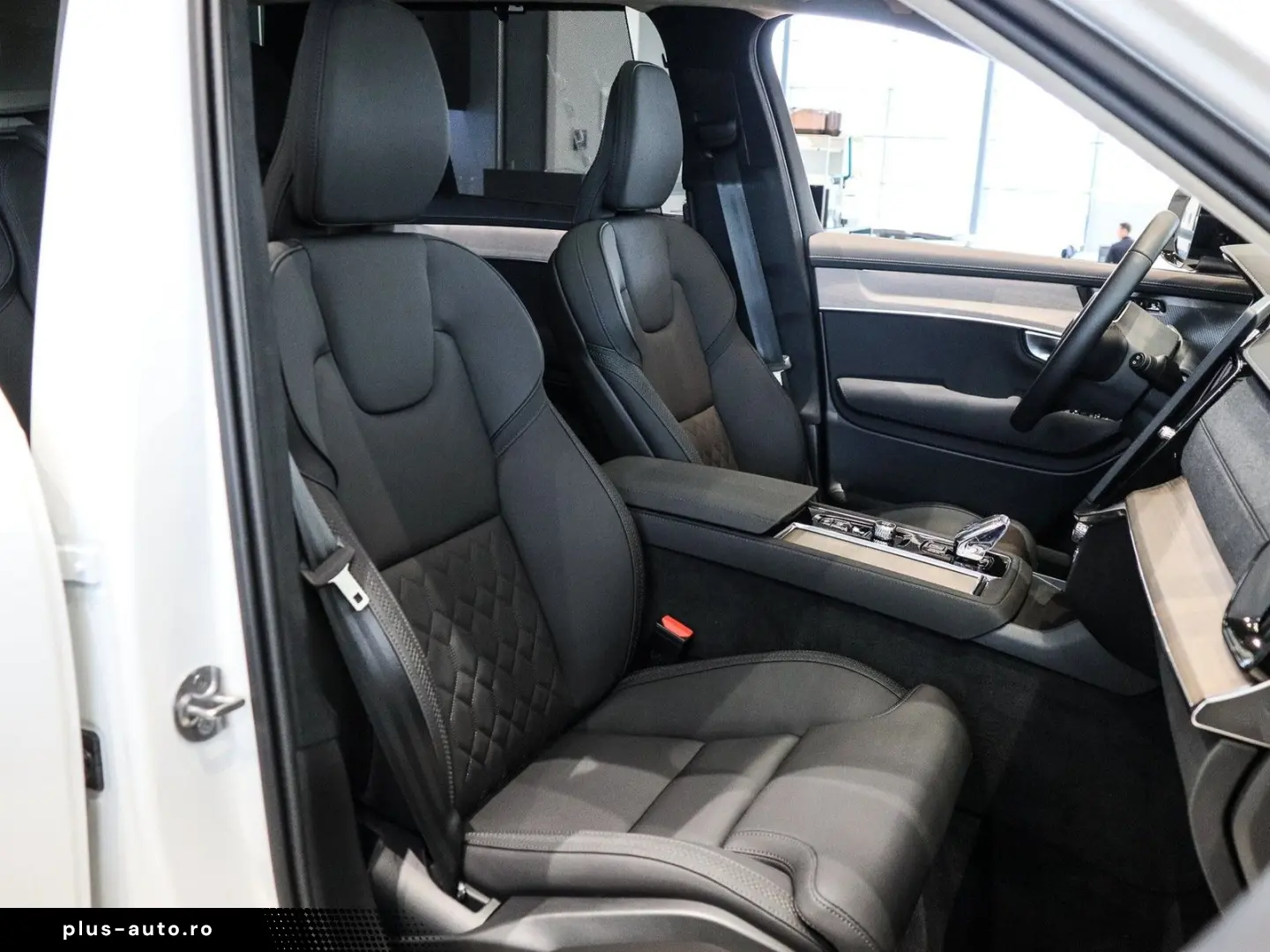 VOLVO XC90 T8 AWD Ultra Dark Reskin NP 100.380 -  AHK