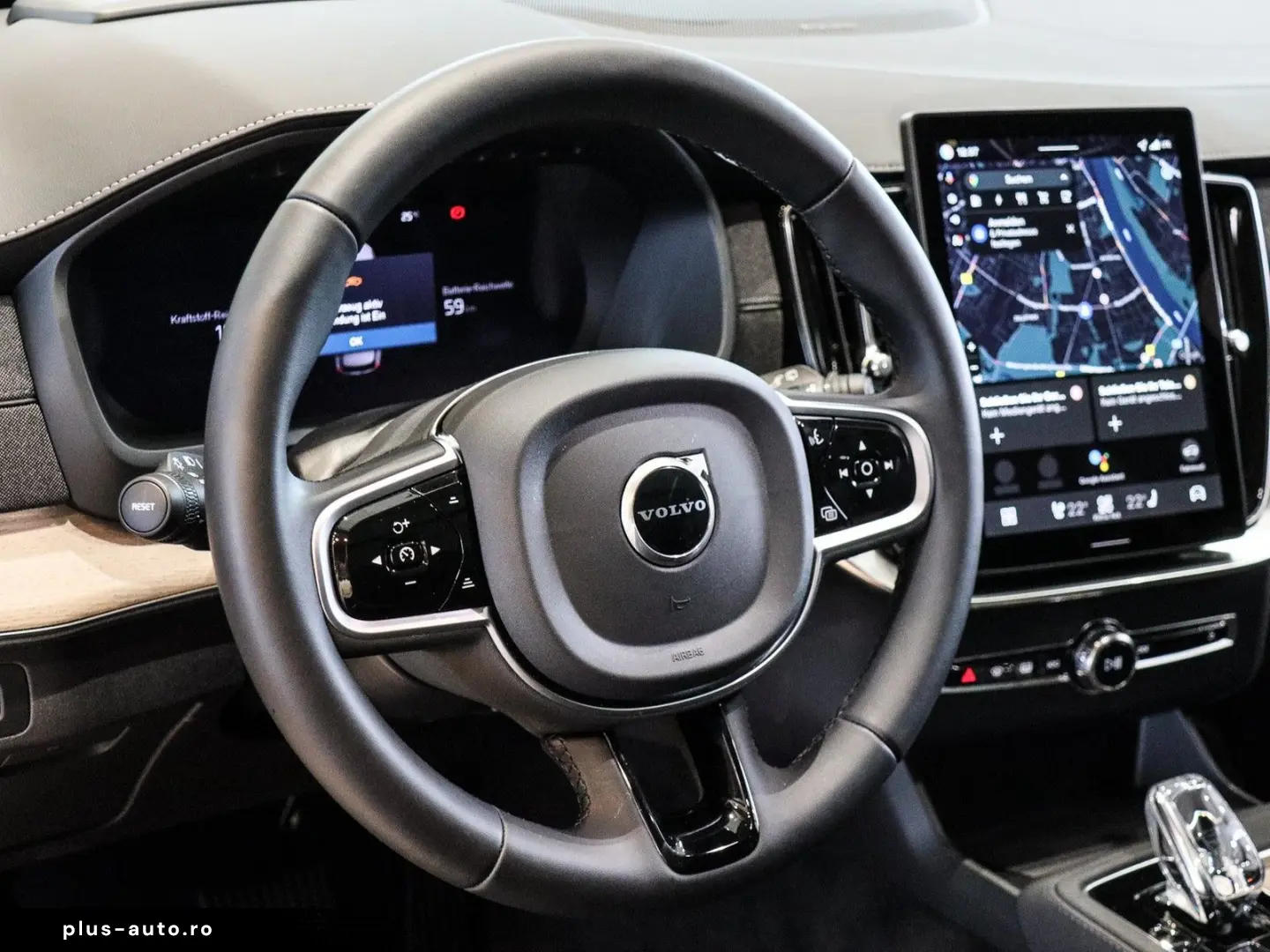 VOLVO XC90 T8 AWD Ultra Dark Reskin NP 100.380 -  AHK