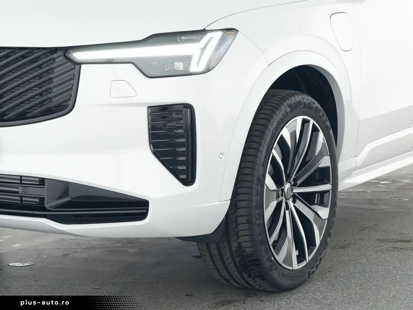 VOLVO XC90 T8 Plus Dark Recharge Plug-In Hybrid AWD