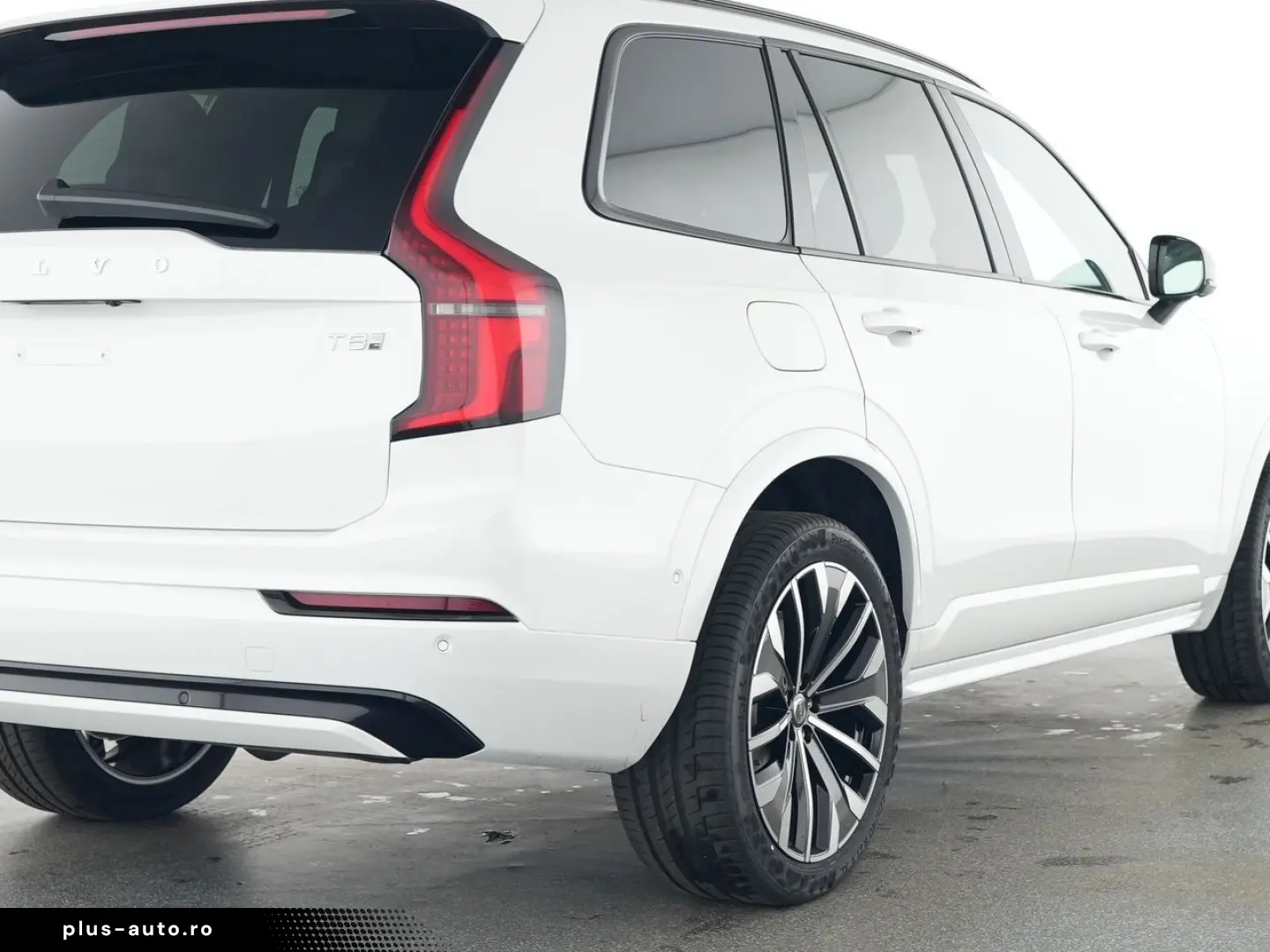 VOLVO XC90 T8 Plus Dark Recharge Plug-In Hybrid AWD