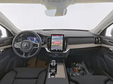 VOLVO XC90 FACELIFT Ultra Dark Recharge Plug-In Hybrid
