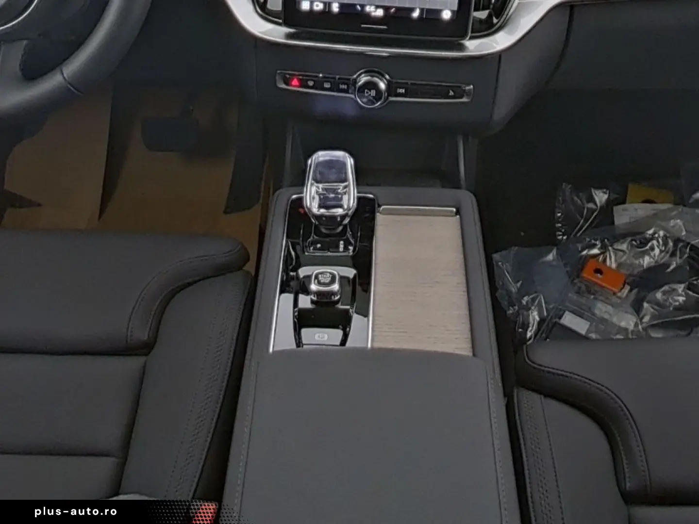 VOLVO XC90 FACELIFT Ultra Dark Recharge Plug-In Hybrid