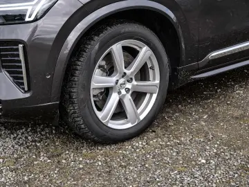 VOLVO XC90 FACELIFT Ultra Bright Recharge Plug-In Hybr