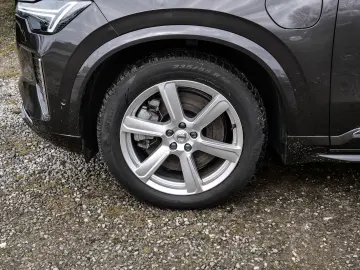 VOLVO XC90 FACELIFT Ultra Bright Recharge Plug-In Hybr
