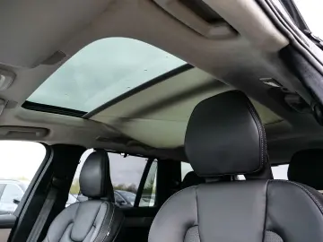VOLVO XC90 FACELIFT Ultra Bright Recharge Plug-In Hybr