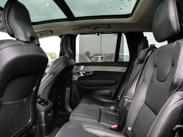 VOLVO XC90 FACELIFT Ultra Bright Recharge Plug-In Hybr