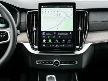 VOLVO XC90 FACELIFT Ultra Bright Recharge Plug-In Hybr