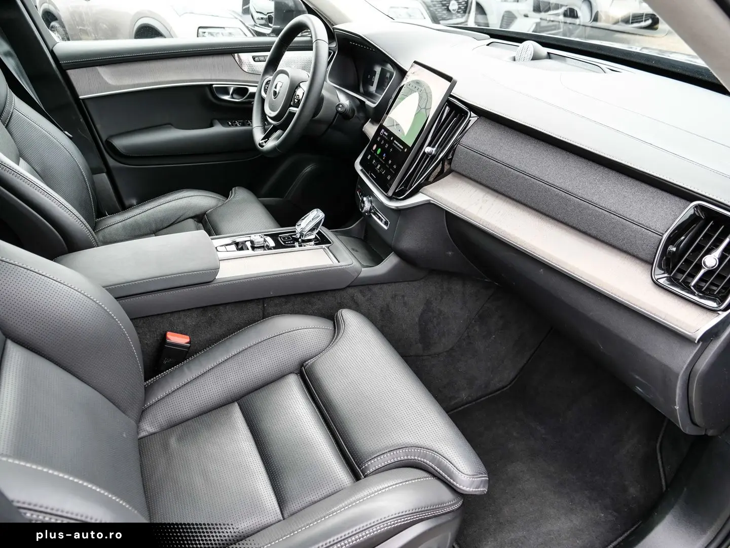 VOLVO XC90 FACELIFT Ultra Bright Recharge Plug-In Hybr