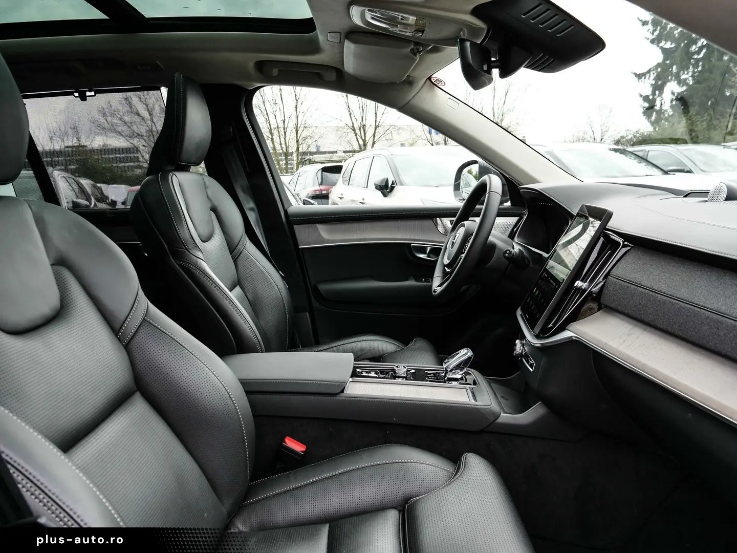 VOLVO XC90 FACELIFT Ultra Bright Recharge Plug-In Hybr