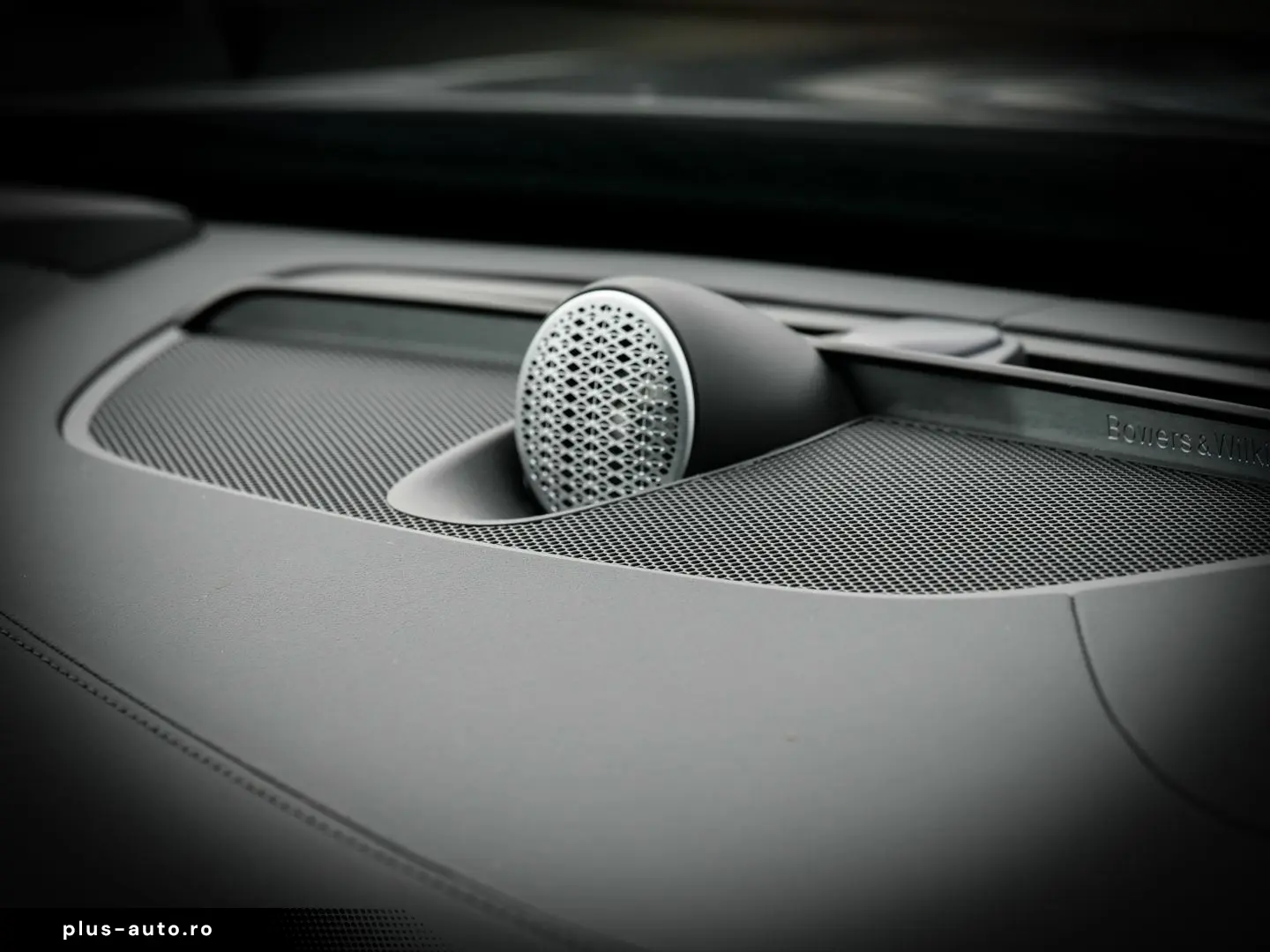 VOLVO XC90 FACELIFT Ultra Bright Recharge Plug-In Hybr