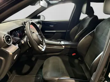 MERCEDES-BENZ GLC 200 4M AMG DISTR KAM AHK SHZ LHZ D…
