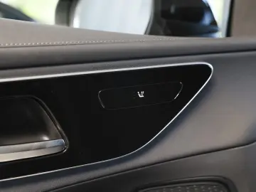 MERCEDES-BENZ GLC 200 4M AMG Rückfahrkamera Ambiente…