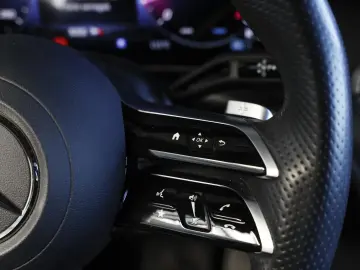 MERCEDES-BENZ GLC 200 4M AMG Rückfahrkamera Ambiente…