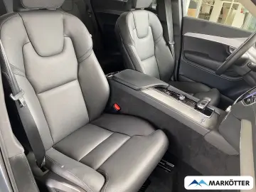VOLVO XC90 T8 AWD Recharge Plus Dark 7-Sitzer Four-C