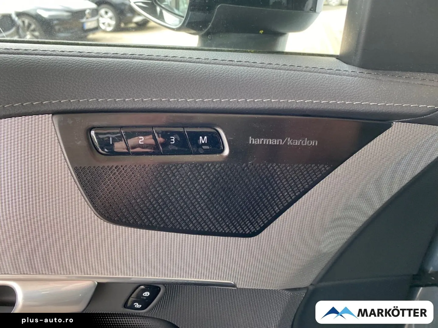 VOLVO XC90 T8 AWD Recharge Plus Dark 7-Sitzer Four-C