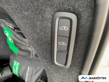 VOLVO XC90 T8 AWD Recharge Plus Dark 7-Sitzer Four-C