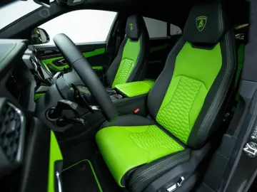 LAMBORGHINI Urus MY22
