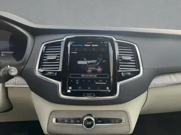 VOLVO XC90 Ultimate Dark T8 AWD Plug-In