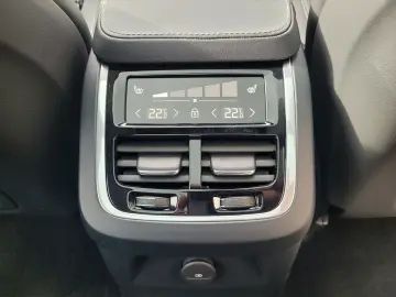 VOLVO XC90 T8 Ultra Dark Luft Massage B&W