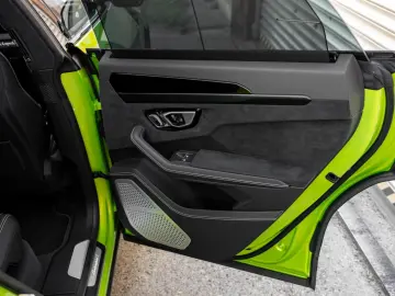 LAMBORGHINI Urus 4.0 V8 S Verde Citrea BO Night AHK WAR 4 28