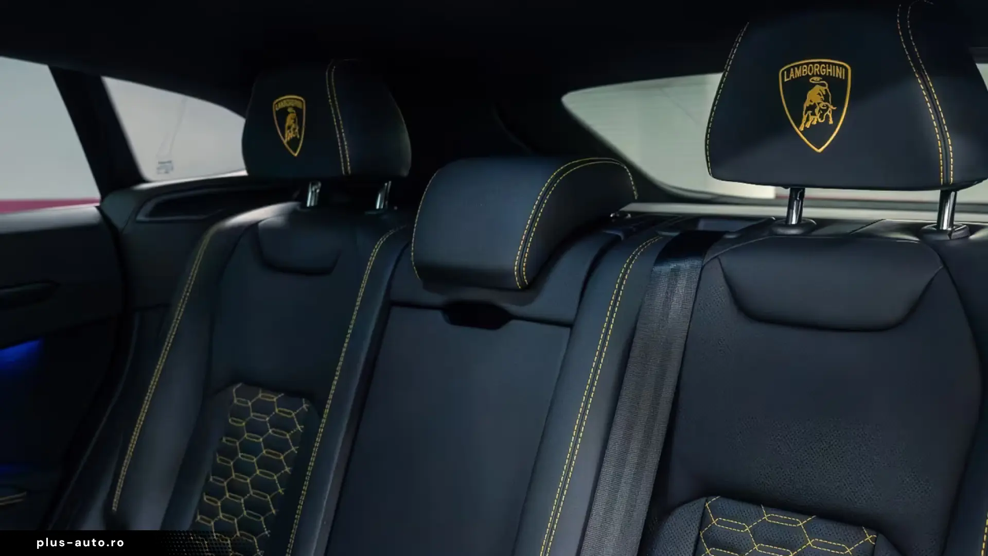 Lamborghini Urus 23  B&O PANO CARBON MASSAGE AMBIENT