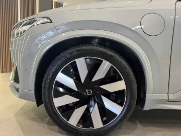 VOLVO XC90 Plus Dark Recharge Plug-In Hybrid AWD