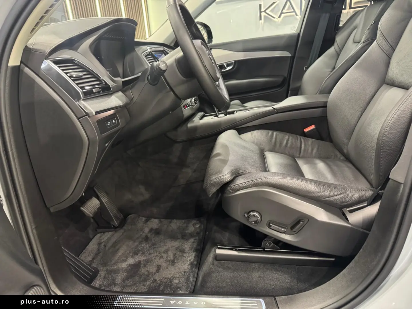 VOLVO XC90 Plus Dark Recharge Plug-In Hybrid AWD