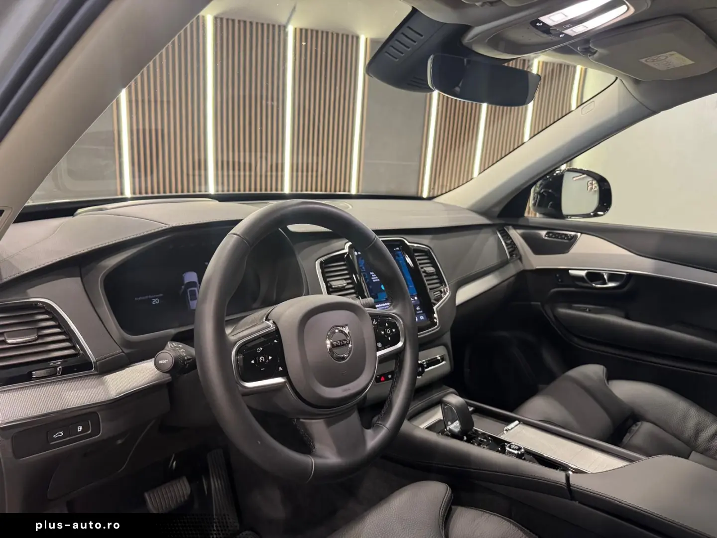 VOLVO XC90 Plus Dark Recharge Plug-In Hybrid AWD