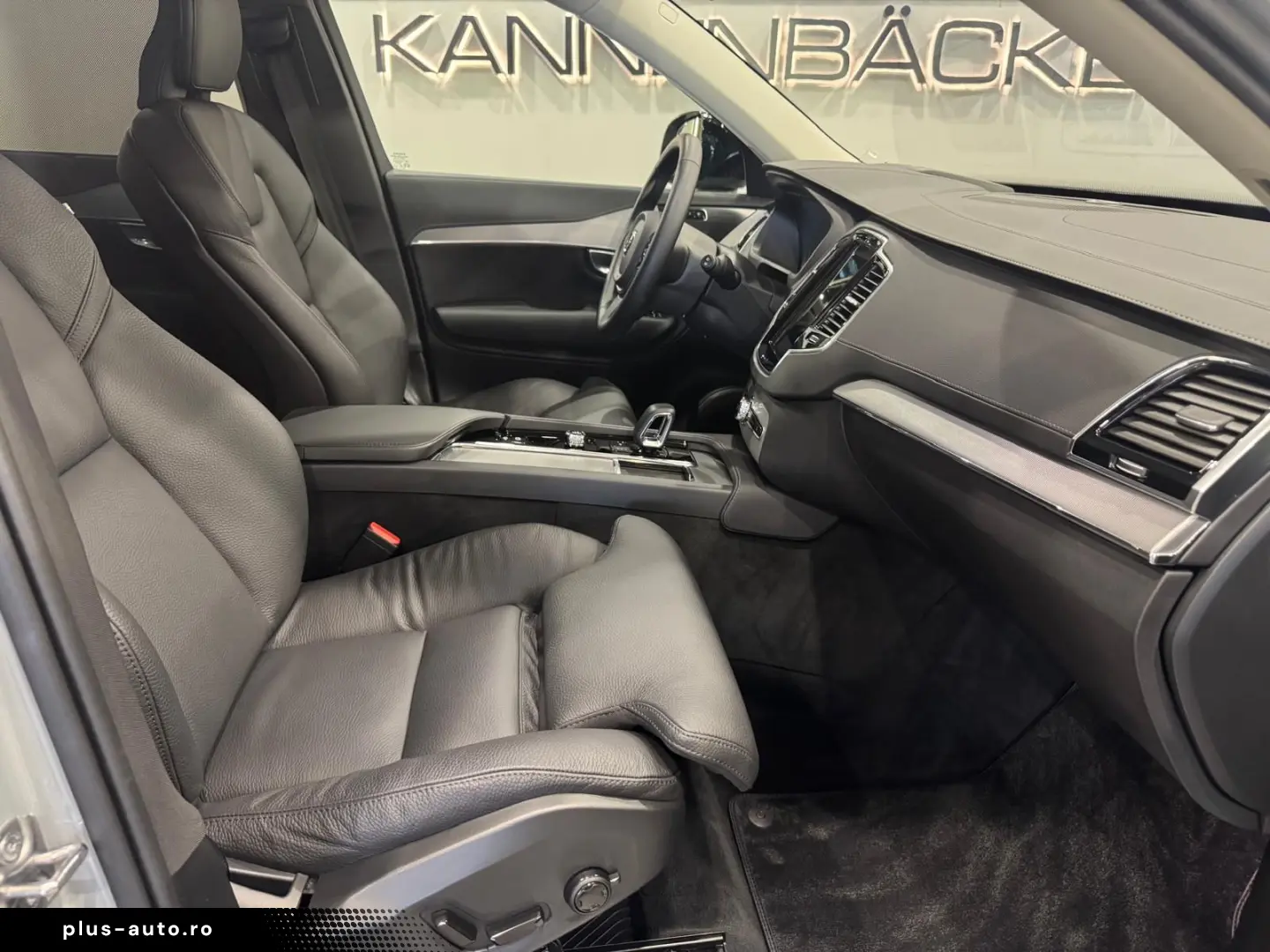 VOLVO XC90 Plus Dark Recharge Plug-In Hybrid AWD