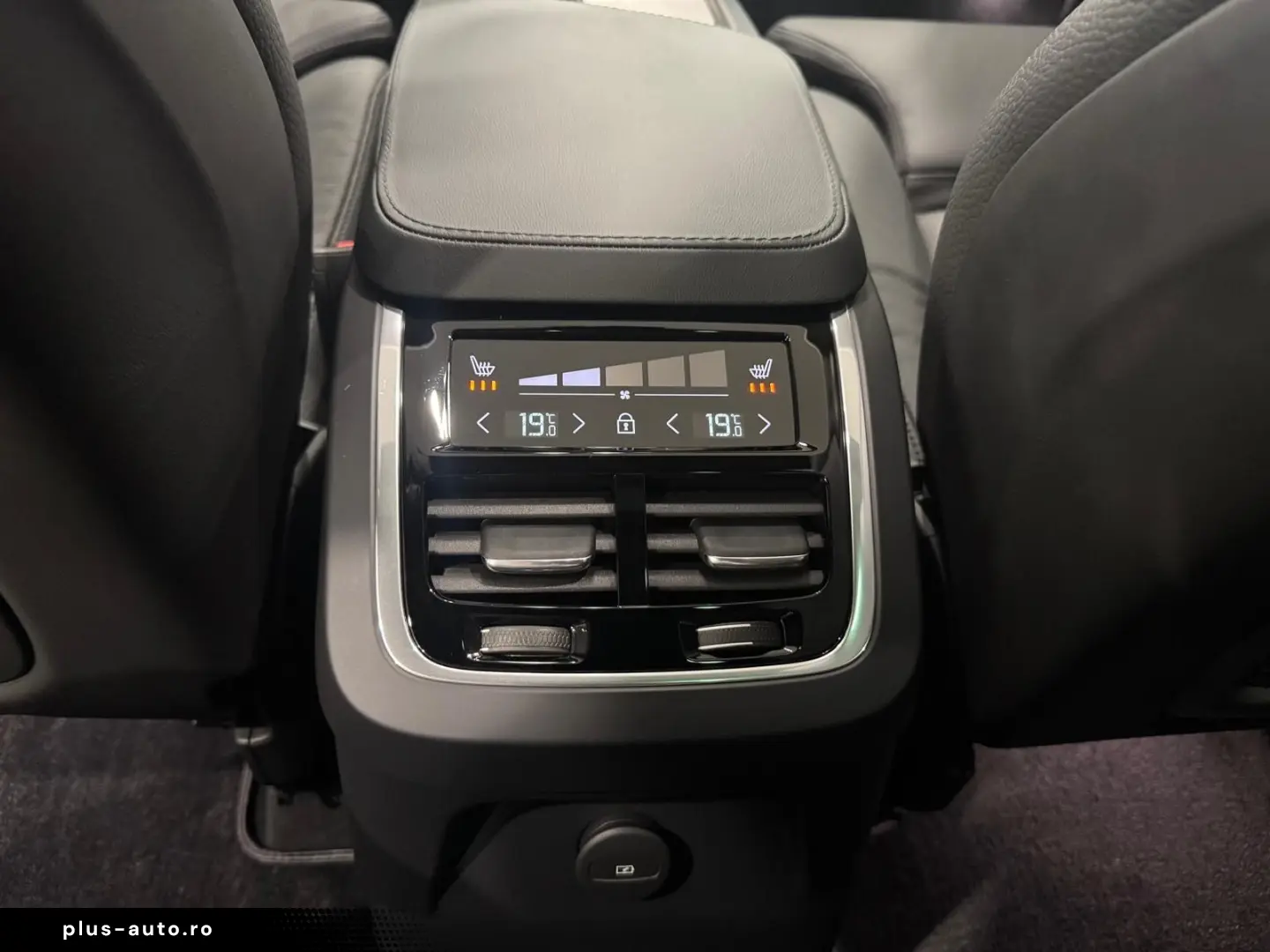 VOLVO XC90 Plus Dark Recharge Plug-In Hybrid AWD