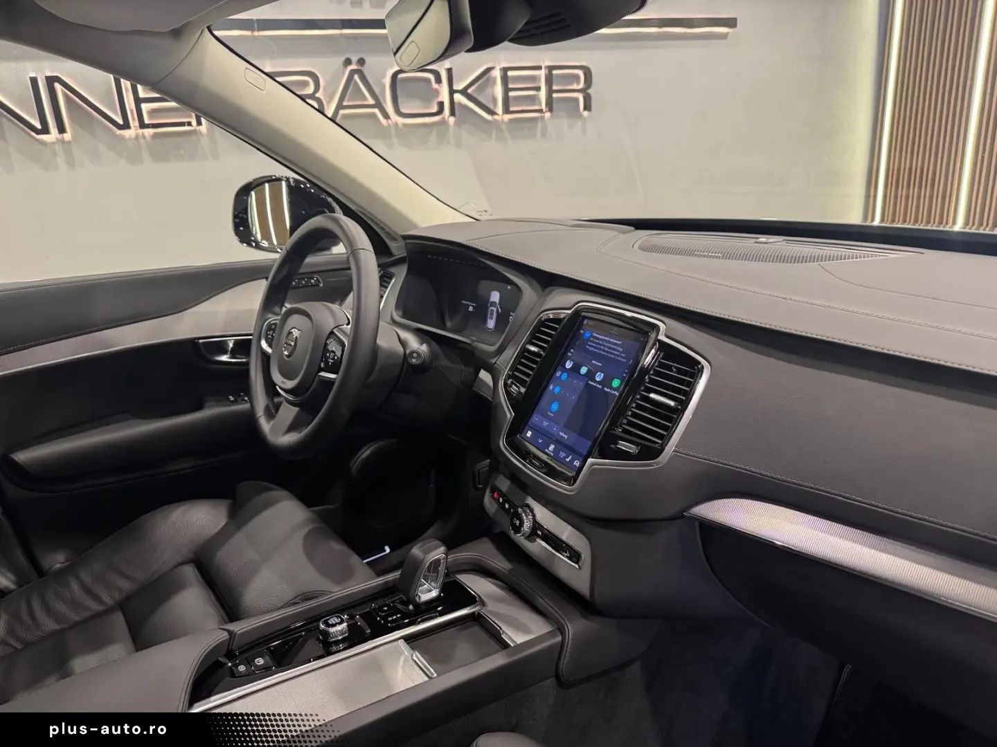 VOLVO XC90 Plus Dark Recharge Plug-In Hybrid AWD