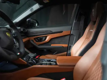 LAMBORGHINI Urus 4.0 V8 S