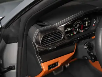 LAMBORGHINI Urus 4.0 V8 S