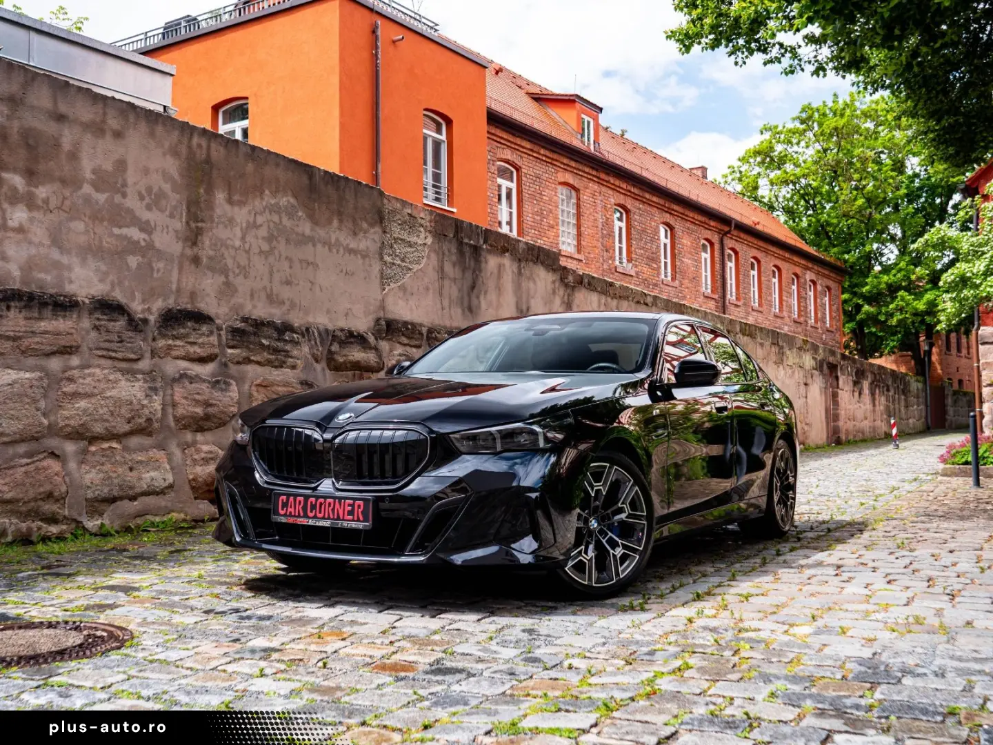 BMW 520d M-SPORTPRO PANO HEADUP KAMRA GLOW H&K