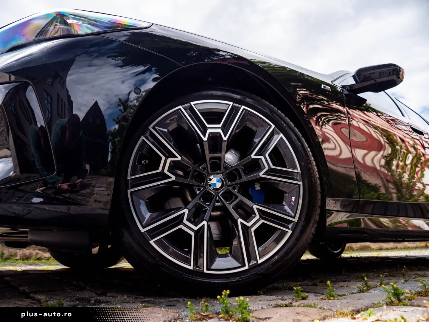 BMW 520d M-SPORTPRO PANO HEADUP KAMRA GLOW H&K