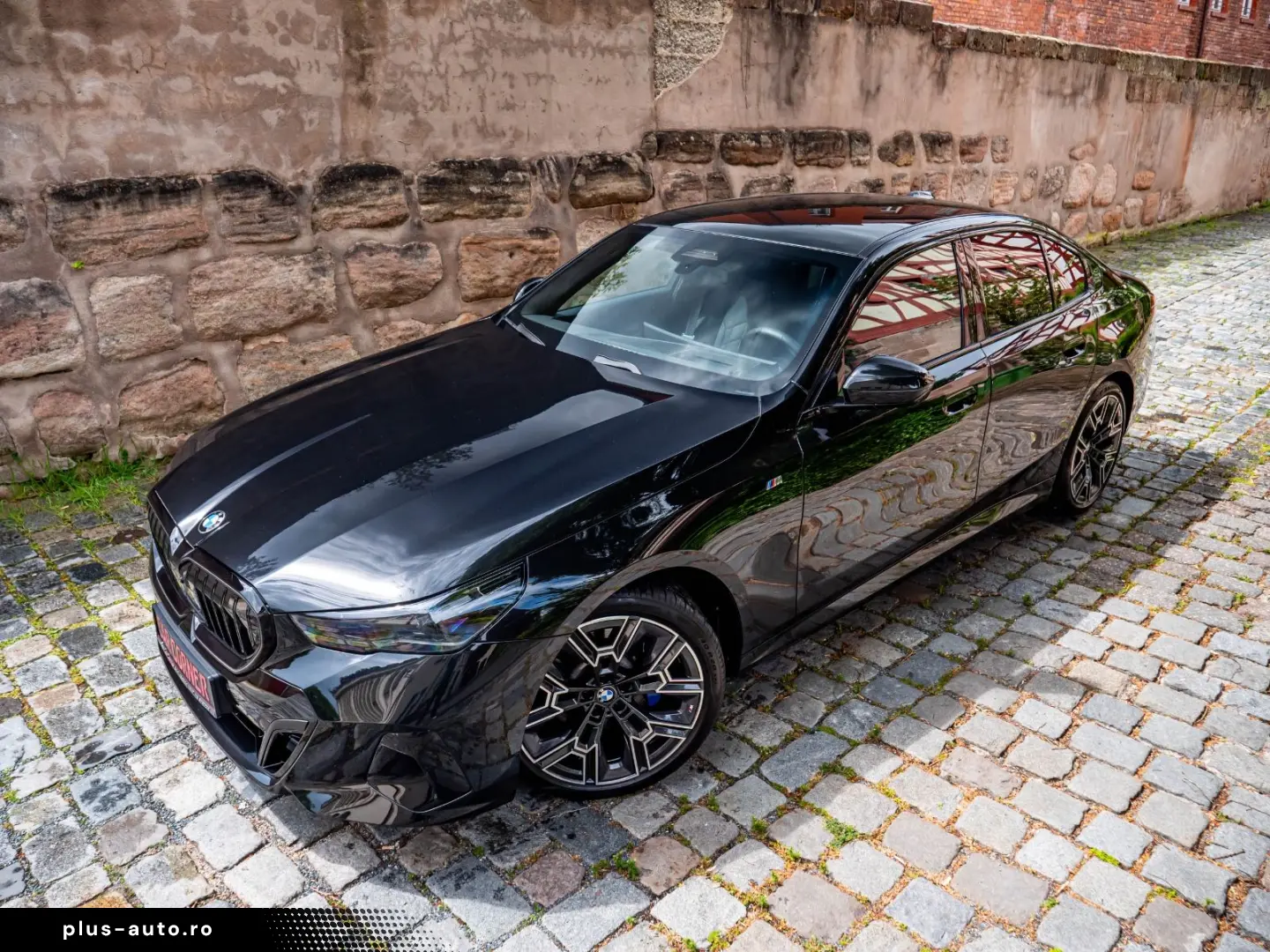 BMW 520d M-SPORTPRO PANO HEADUP KAMRA GLOW H&K