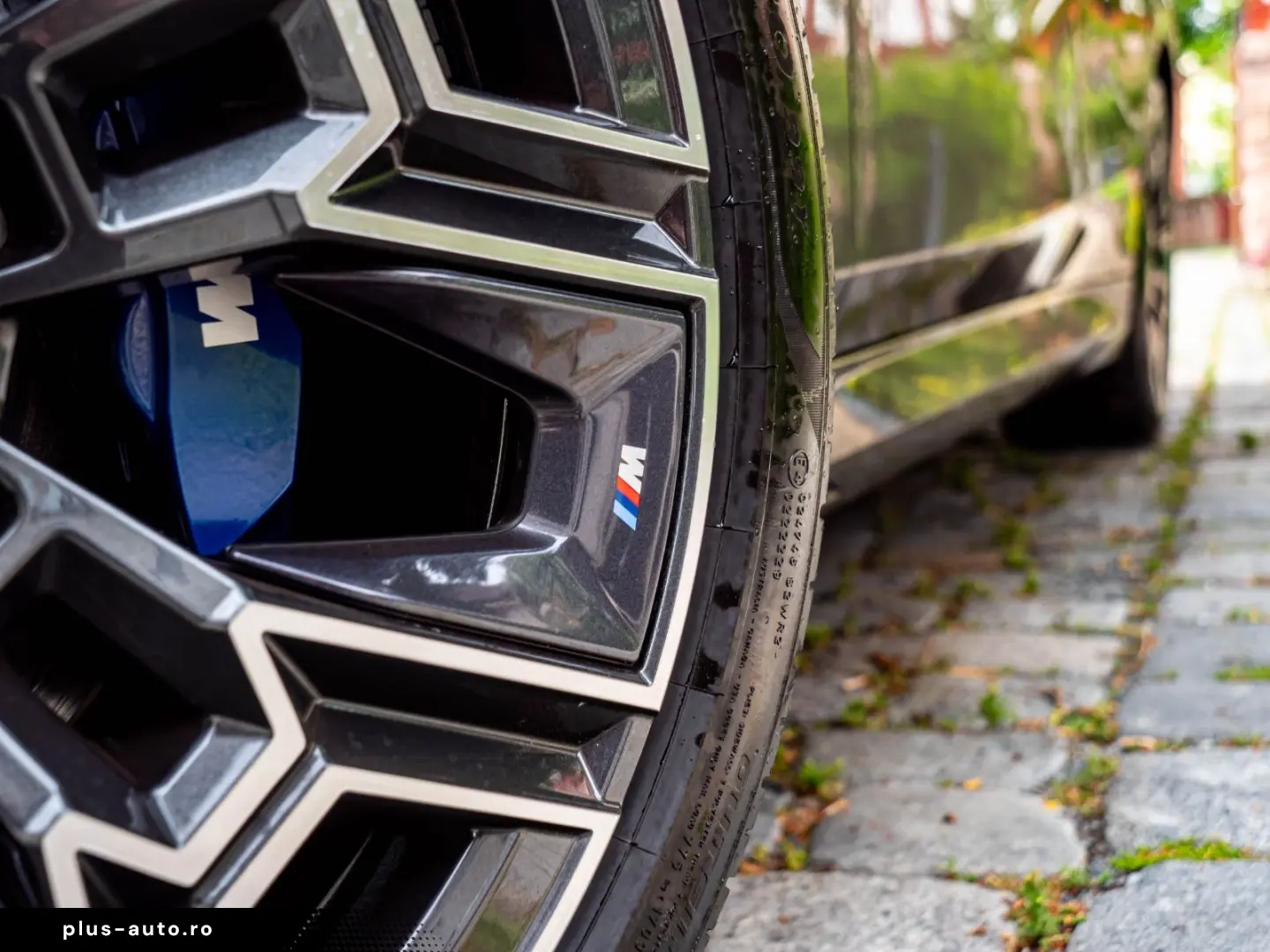 BMW 520d M-SPORTPRO PANO HEADUP KAMRA GLOW H&K