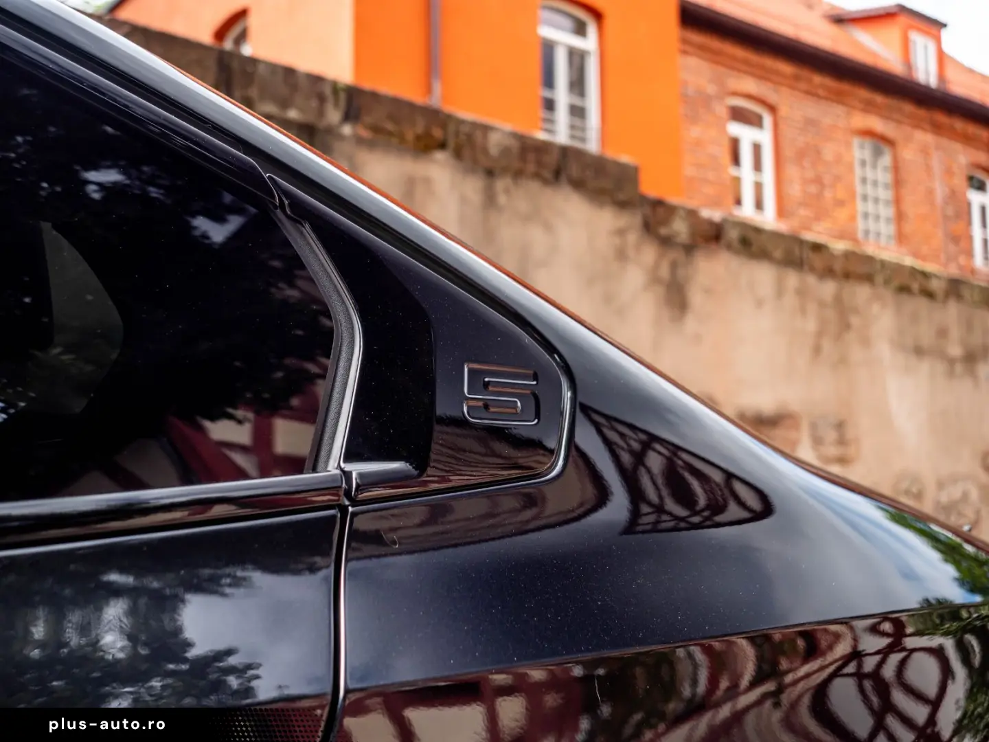 BMW 520d M-SPORTPRO PANO HEADUP KAMRA GLOW H&K