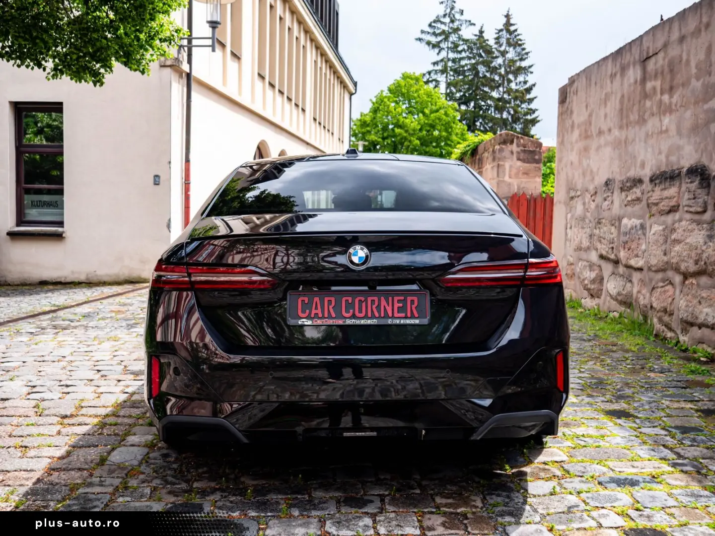 BMW 520d M-SPORTPRO PANO HEADUP KAMRA GLOW H&K