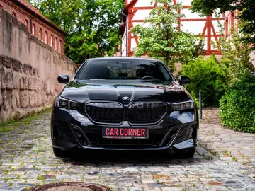 BMW 520d M-SPORTPRO PANO HEADUP KAMRA GLOW H&K